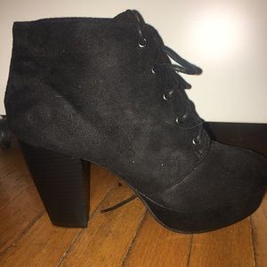 Black heel boots